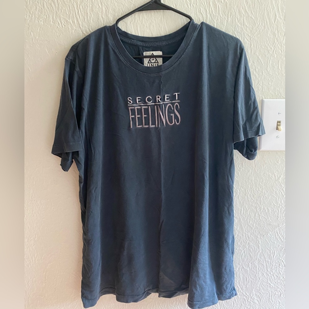 UNIF secret feelings tee